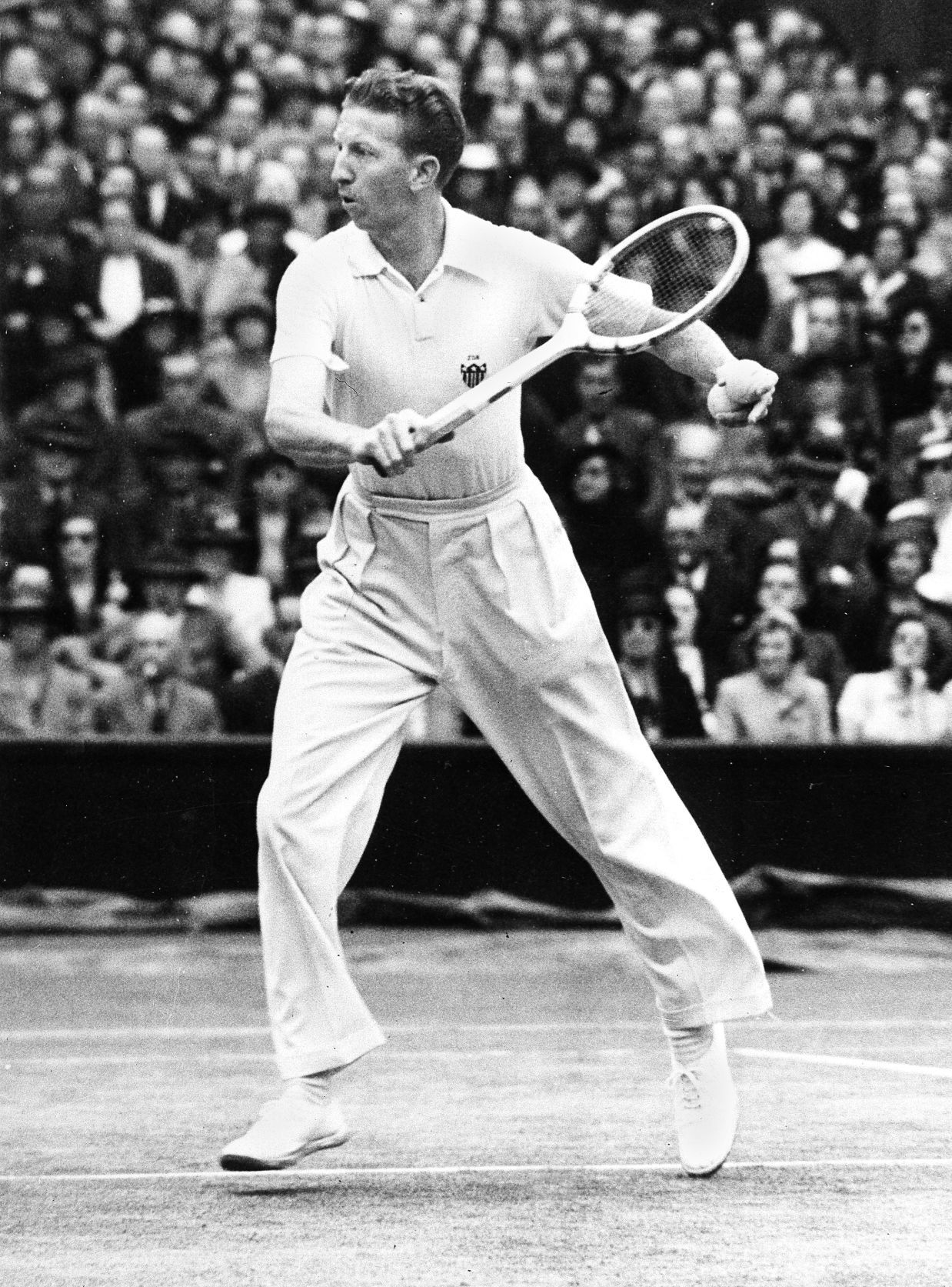 1938: Don Budge sweeps Wimbledon for 2nd straight year